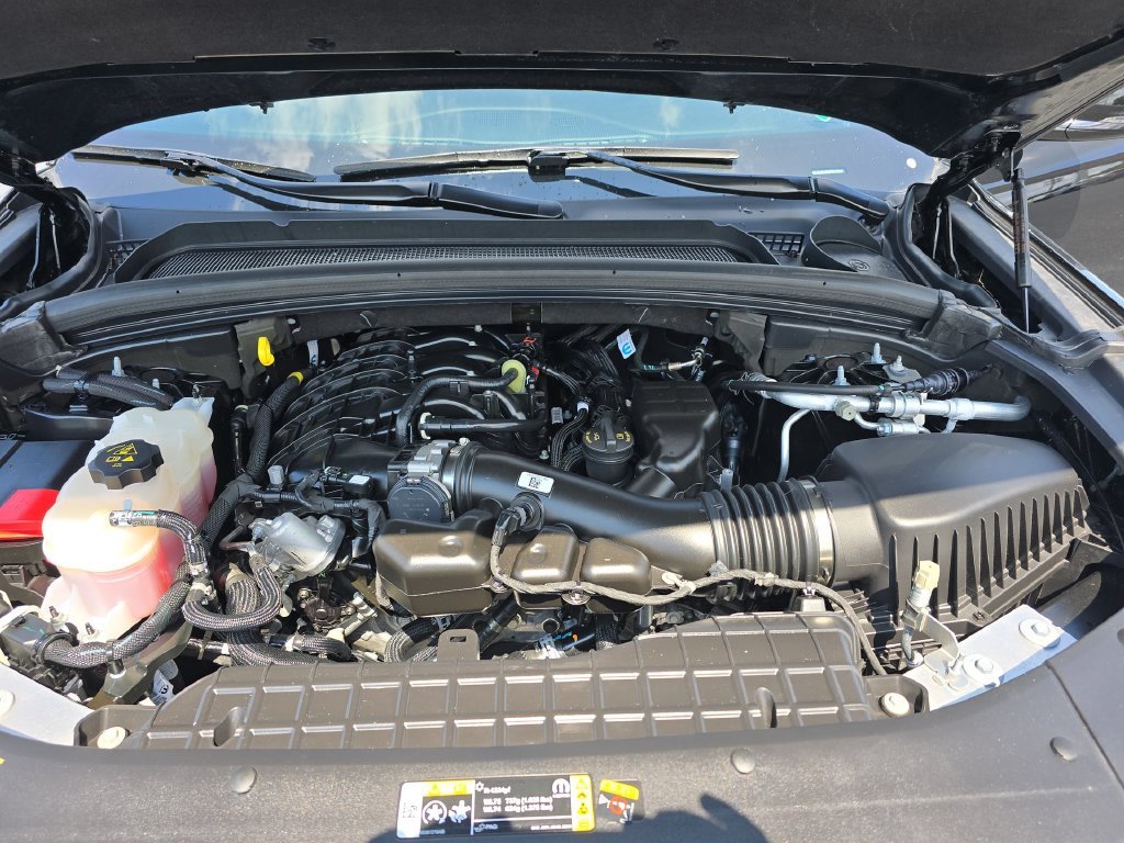 Used 2023 Black Jeep Altitude image 27