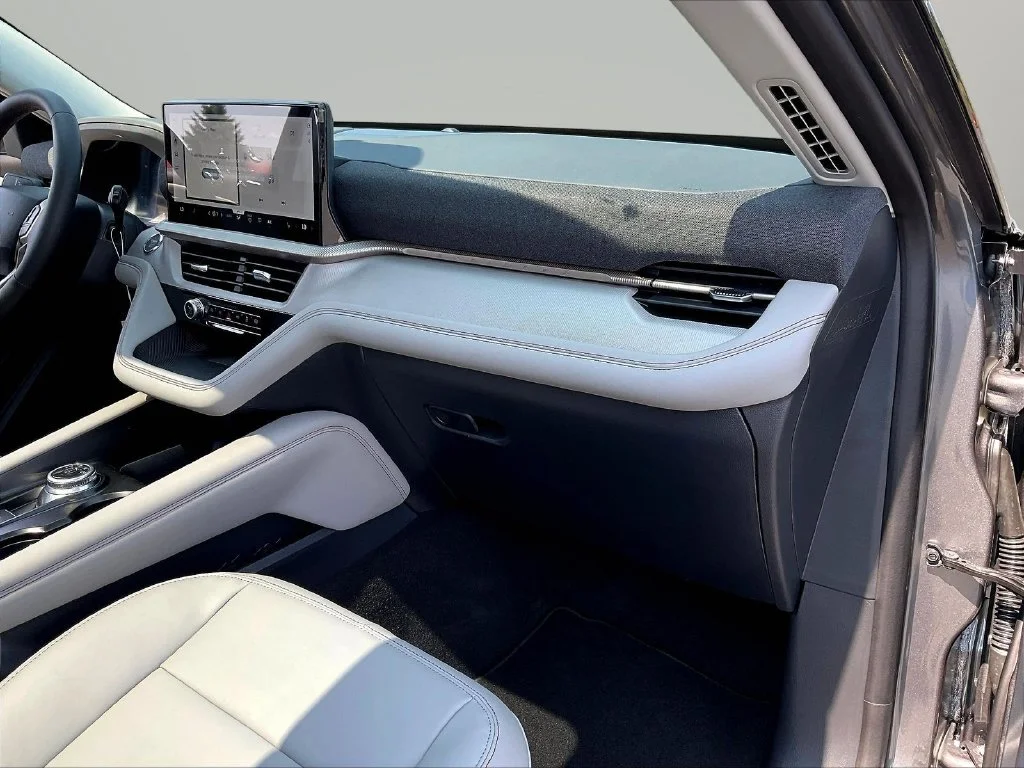 New 2026 Carbonized Gray Metallic Ford Active image 30
