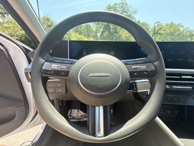 Used 2024 White Hyundai SEL image 14