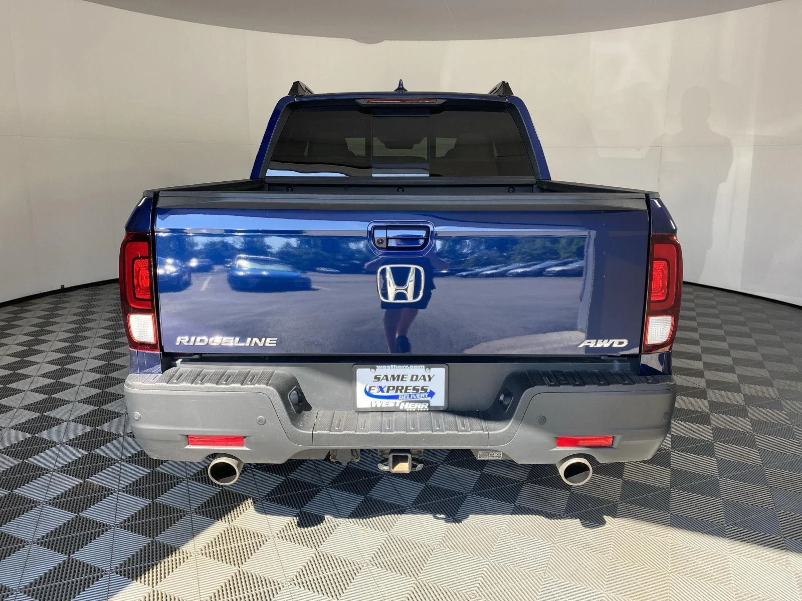 Used 2023 Obsidian Blue Pearl Honda RTL-E image 6