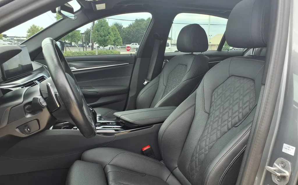 Used 2023 Gray BMW 530i image 12