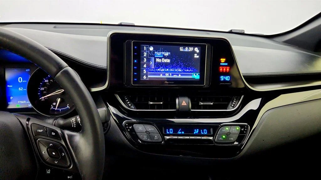 Used 2018 Black Sand Pearl Toyota XLE Premium FWD image 16