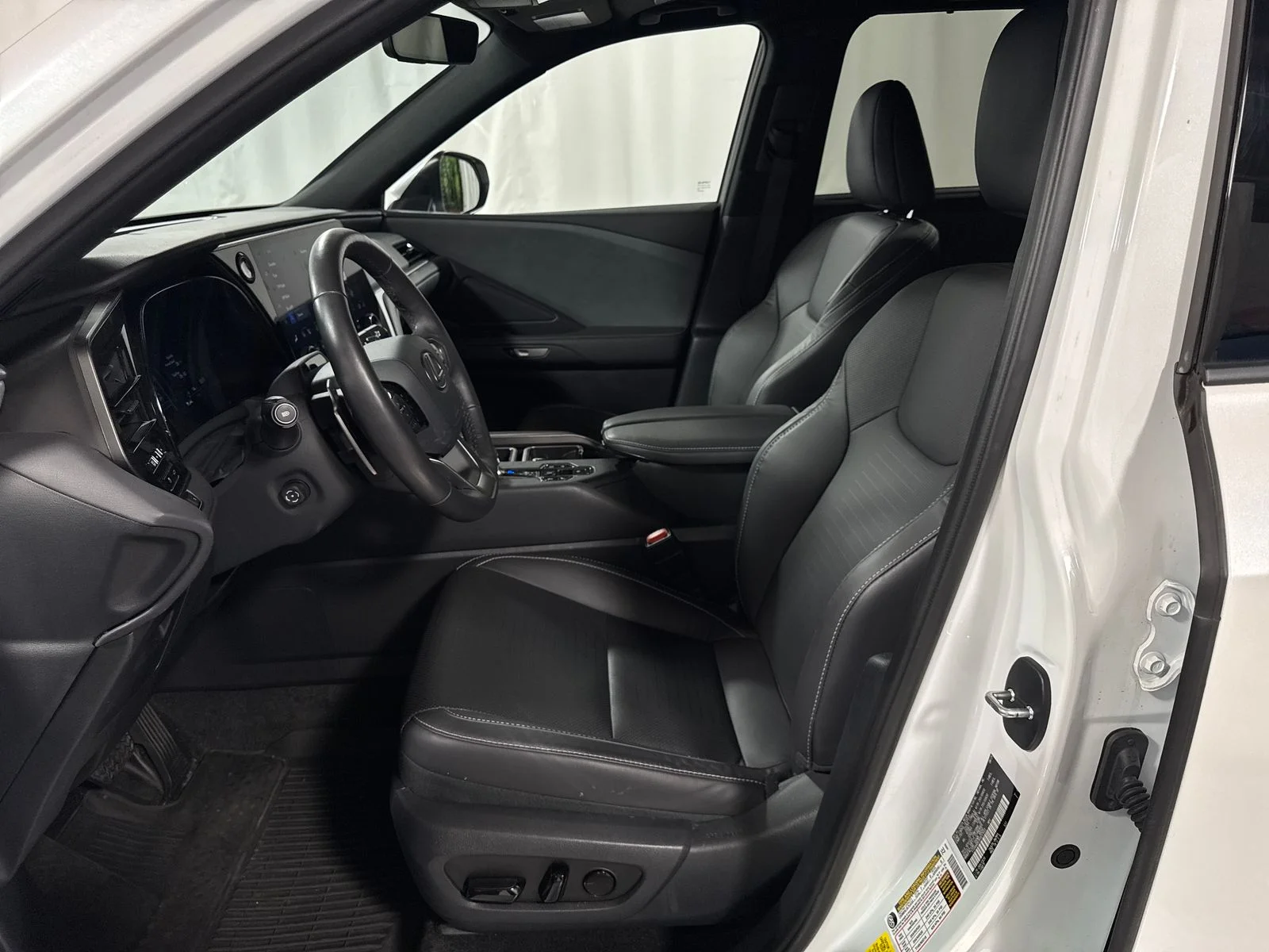 Used 2024 Wind Chill Pearl Lexus 350 Premium image 3