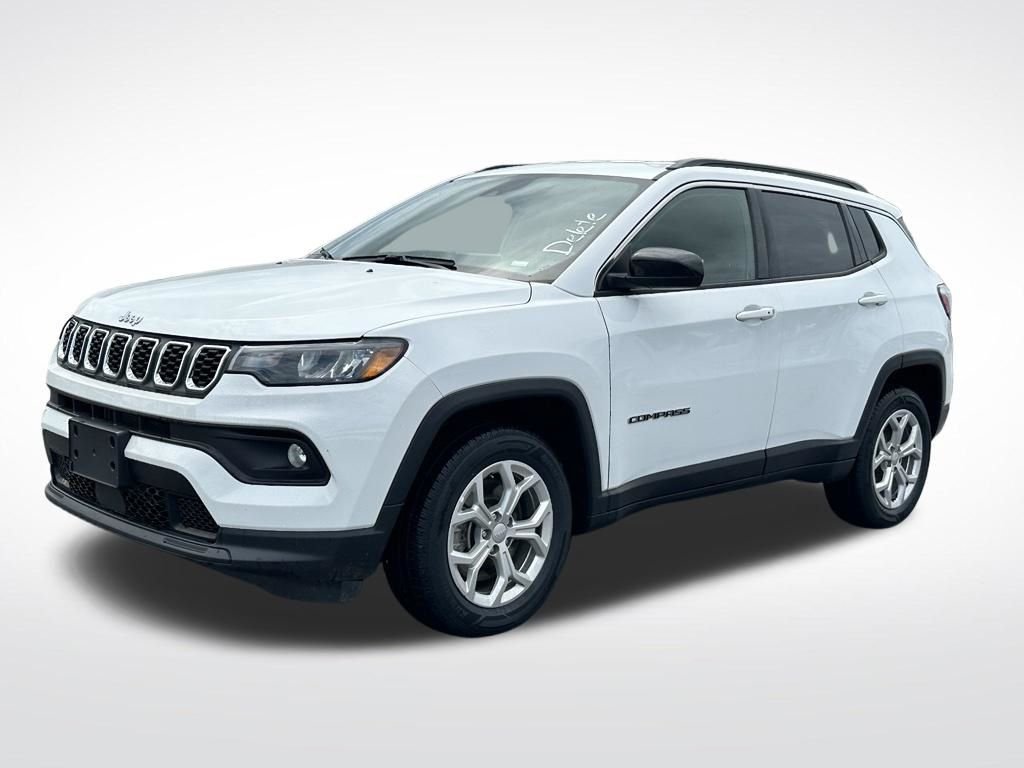 Used 2024 White Jeep Latitude image 2