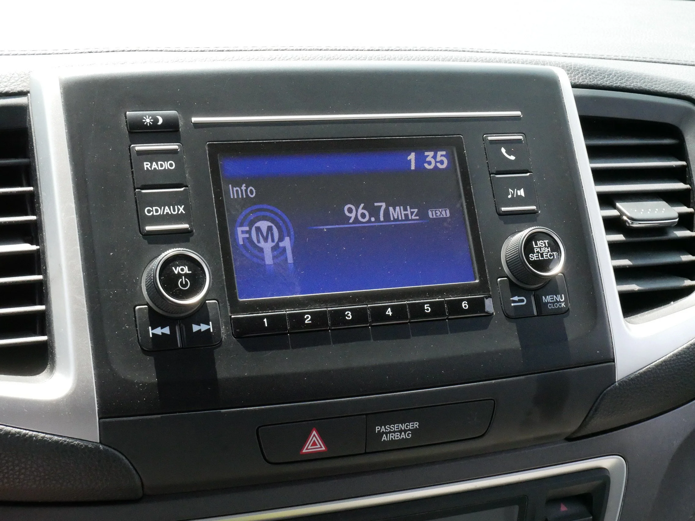 Used 2018 Lunar Silver Metallic Honda RTL image 22