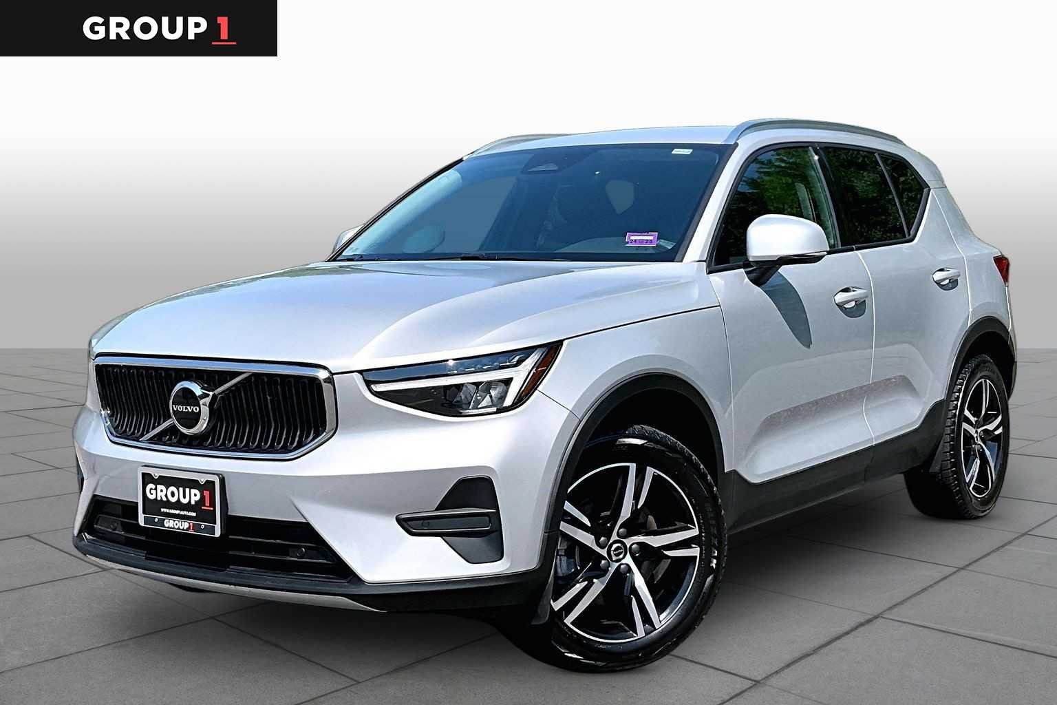 2023 Volvo XC40 B5 Core AWD's photo