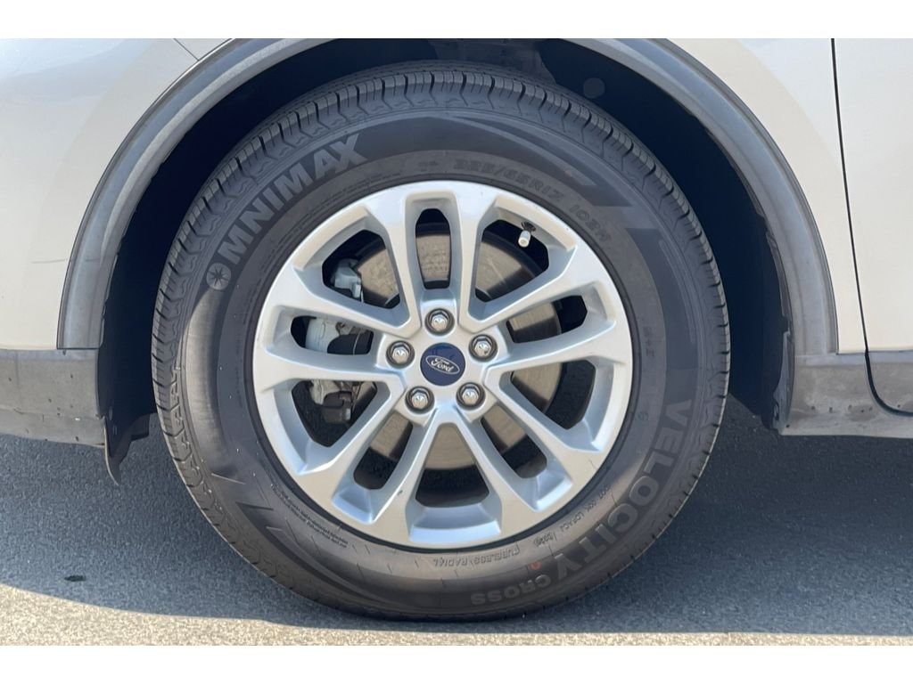 Used 2022 ICONIC SILVER Ford SE image 41
