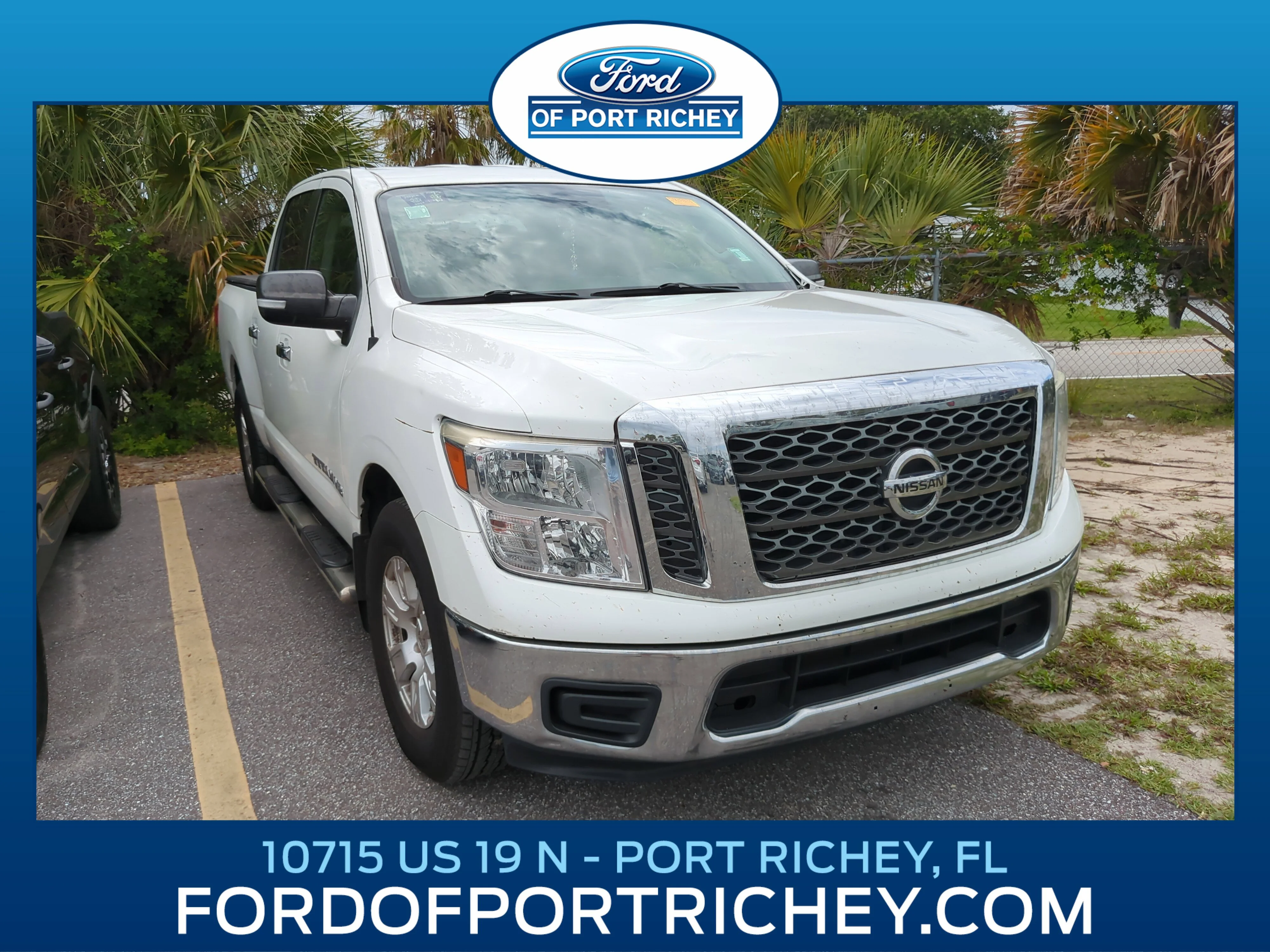 2018 Nissan Titan SV 4X2 Crew Cab's photo