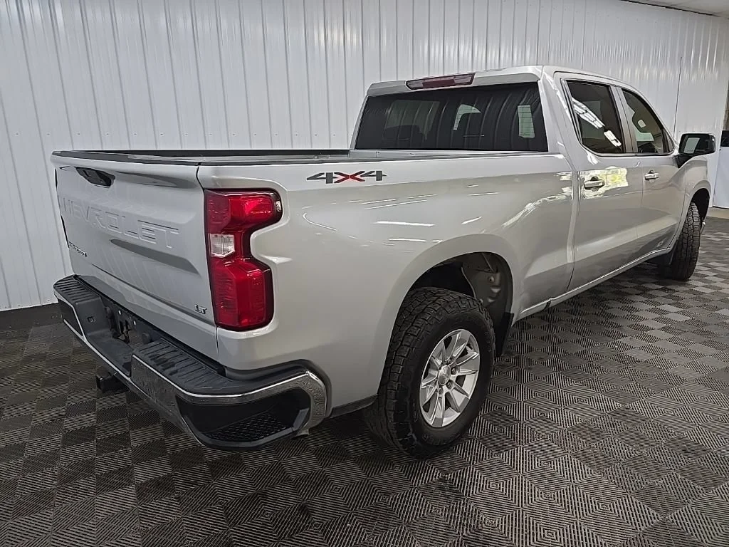 Used 2019 Silver Ice Metallic Chevrolet LT image 10