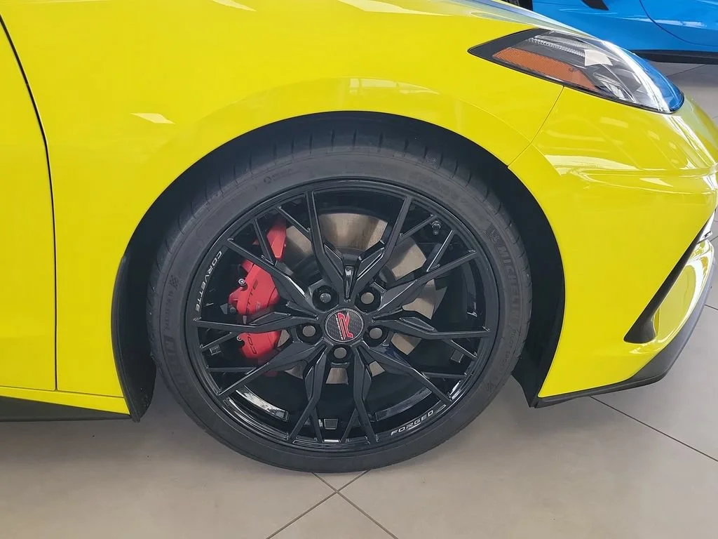 Used 2023 ACCELERATE YELLOW METALLIC Chevrolet 3LT image 13