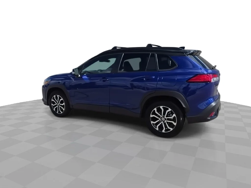 Used 2023 Blue Toyota Hybrid SE image 7