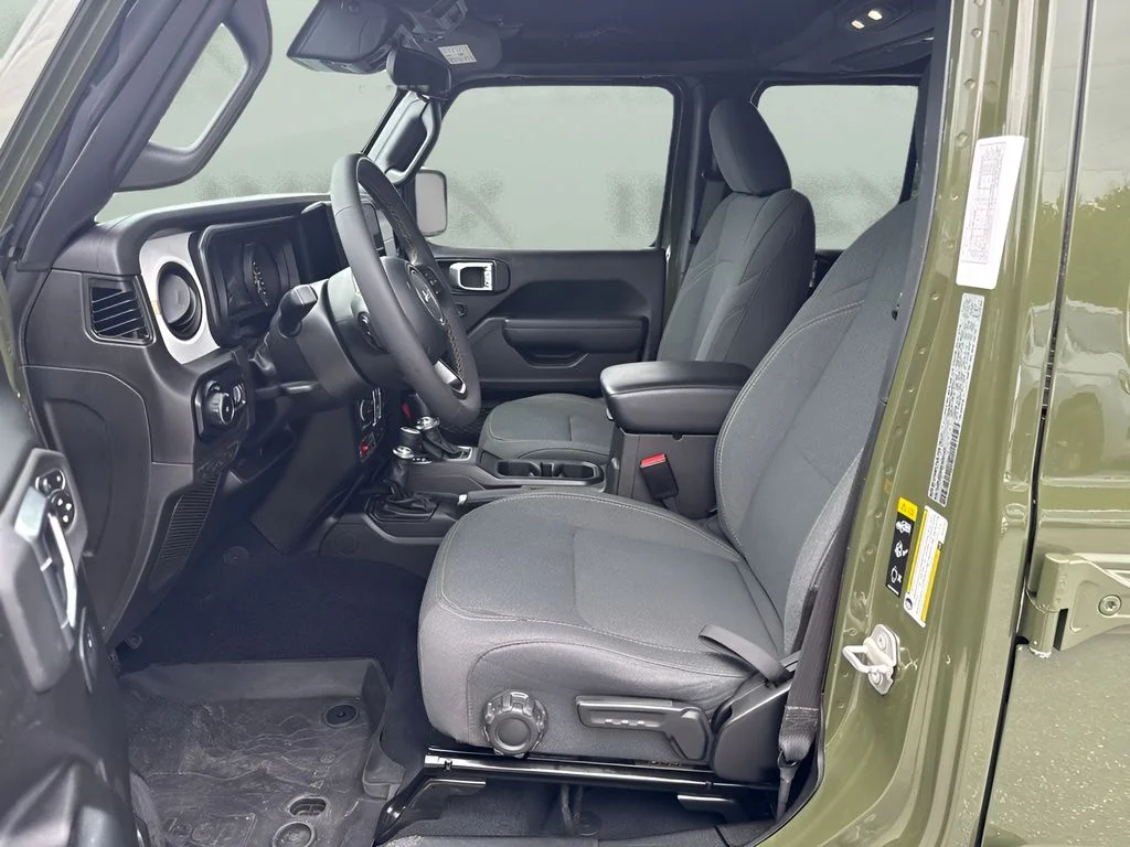 Used 2024 Green Jeep Willys image 5