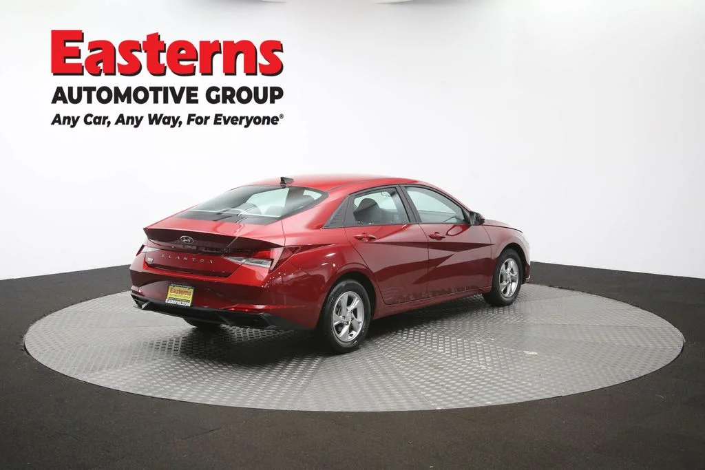 Used 2023 Red Hyundai SE image 40