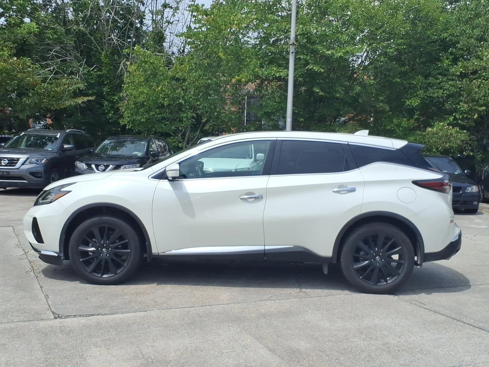 Used 2023 Pearl White Tricoat Nissan SL image 3
