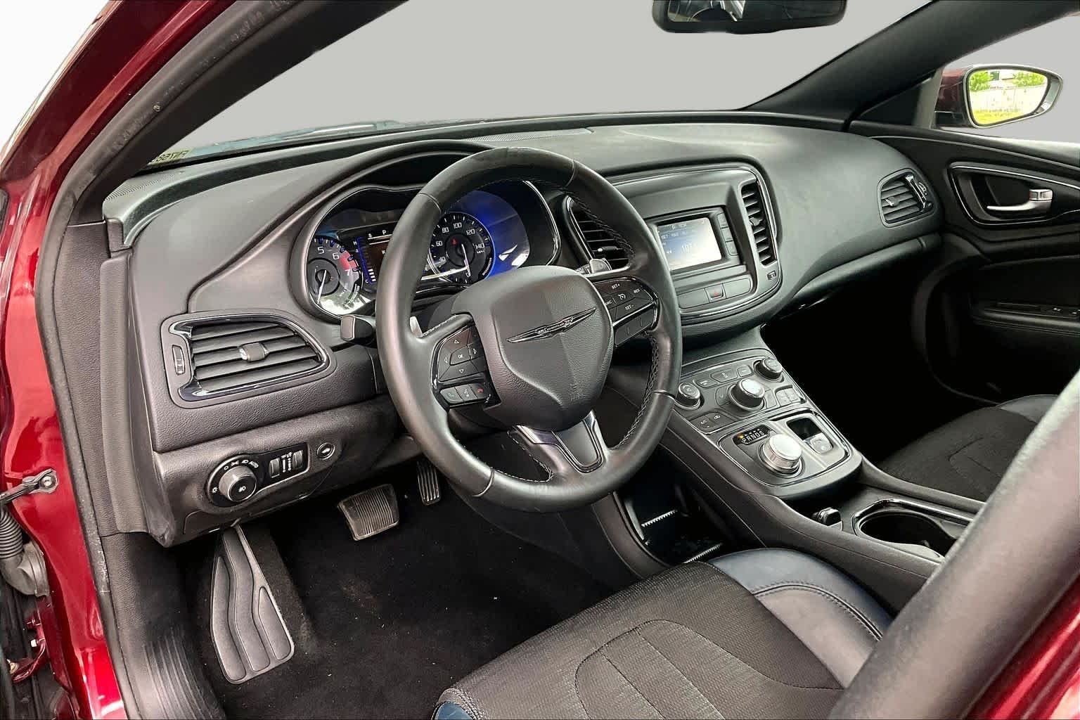Used 2015 Velvet Red Pearlcoat Chrysler S image 17