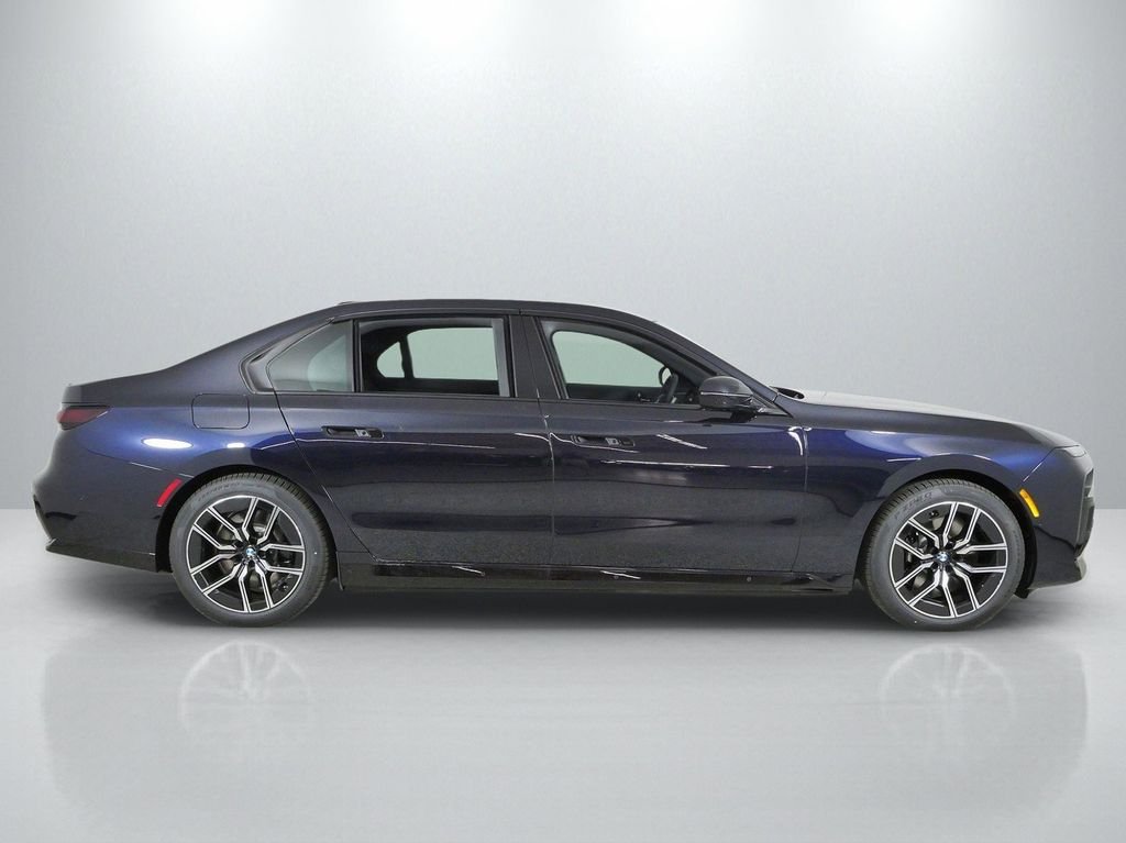 New 2026 Carbon Black Metallic BMW xDrive60 image 8