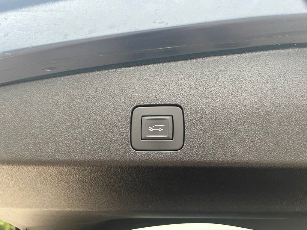 Used 2023 Sapphire Buick Essence image 13