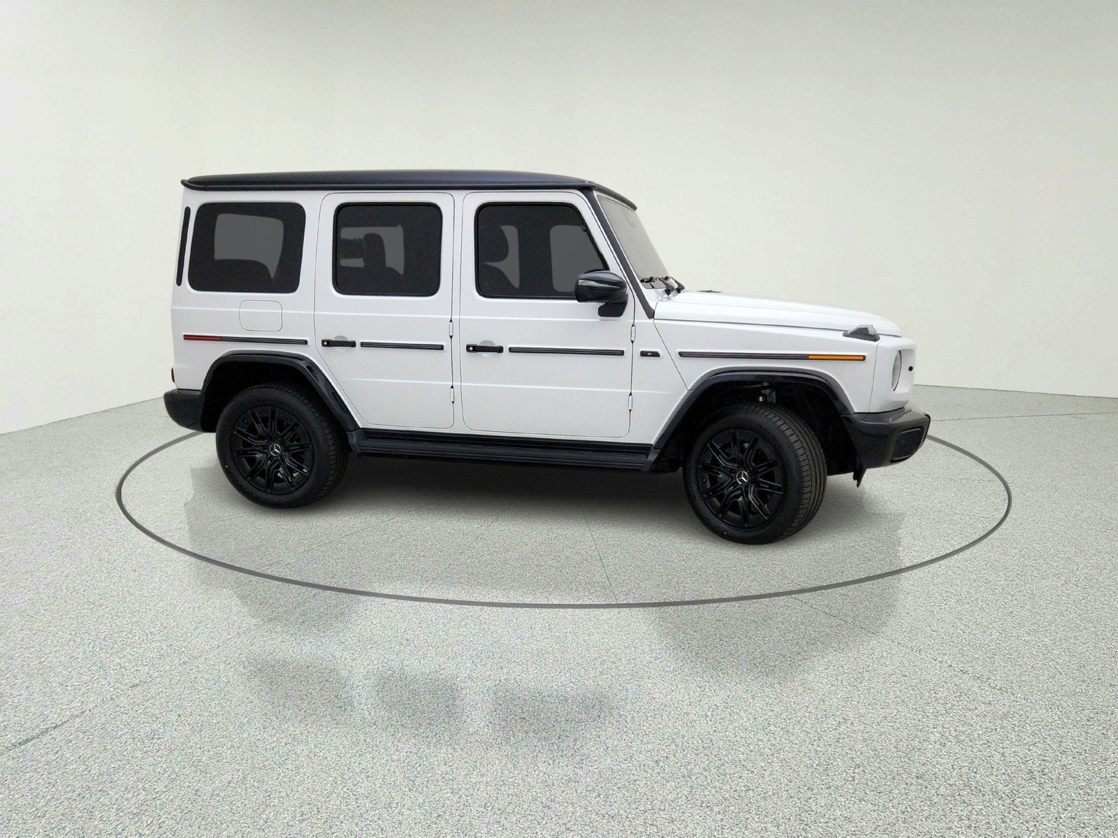 Certified Used 2026 MANUFAKTUR Moonlight White Metallic Mercedes-Benz G 580e image 6
