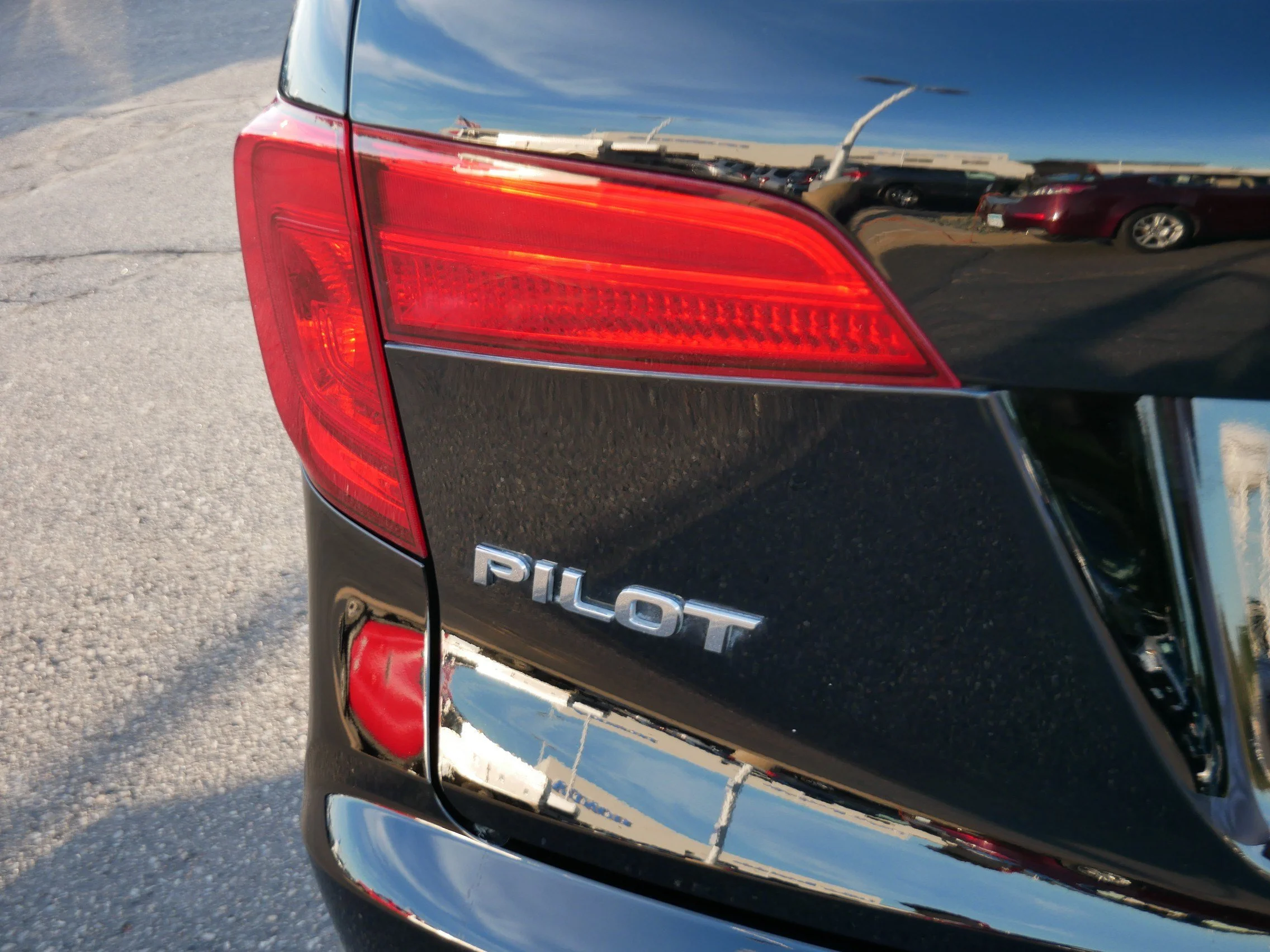 Used 2016 Crystal Black Pearl Honda EX-L image 16