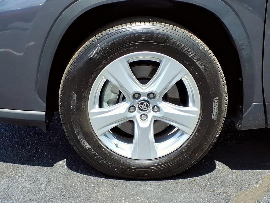 Used 2025 Magnetic Gray Metallic Toyota LE image 9