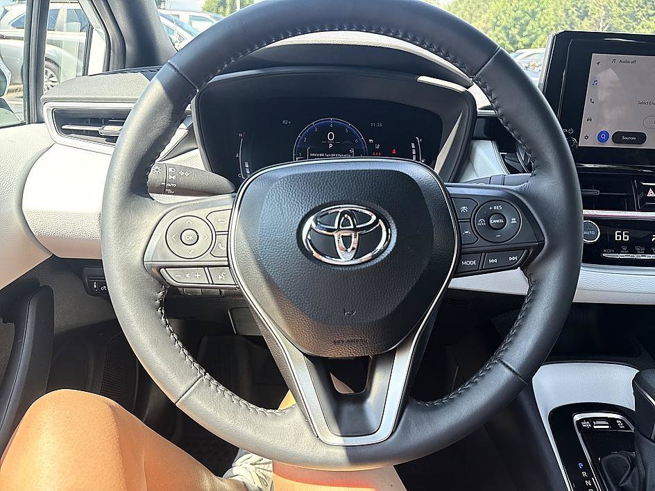 Used 2026 Ice Cap Toyota SE image 13