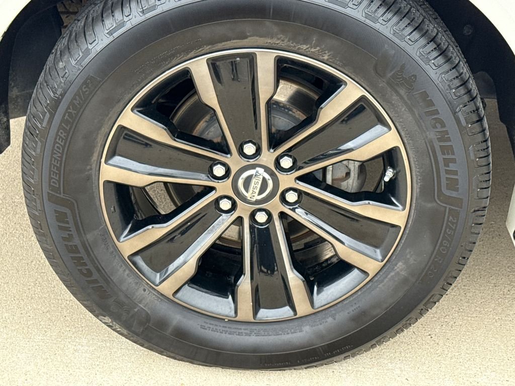 Used 2020 White Nissan Platinum image 10