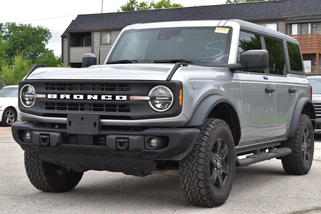 Used 2024 Silver Metallic Ford Black Diamond image 1