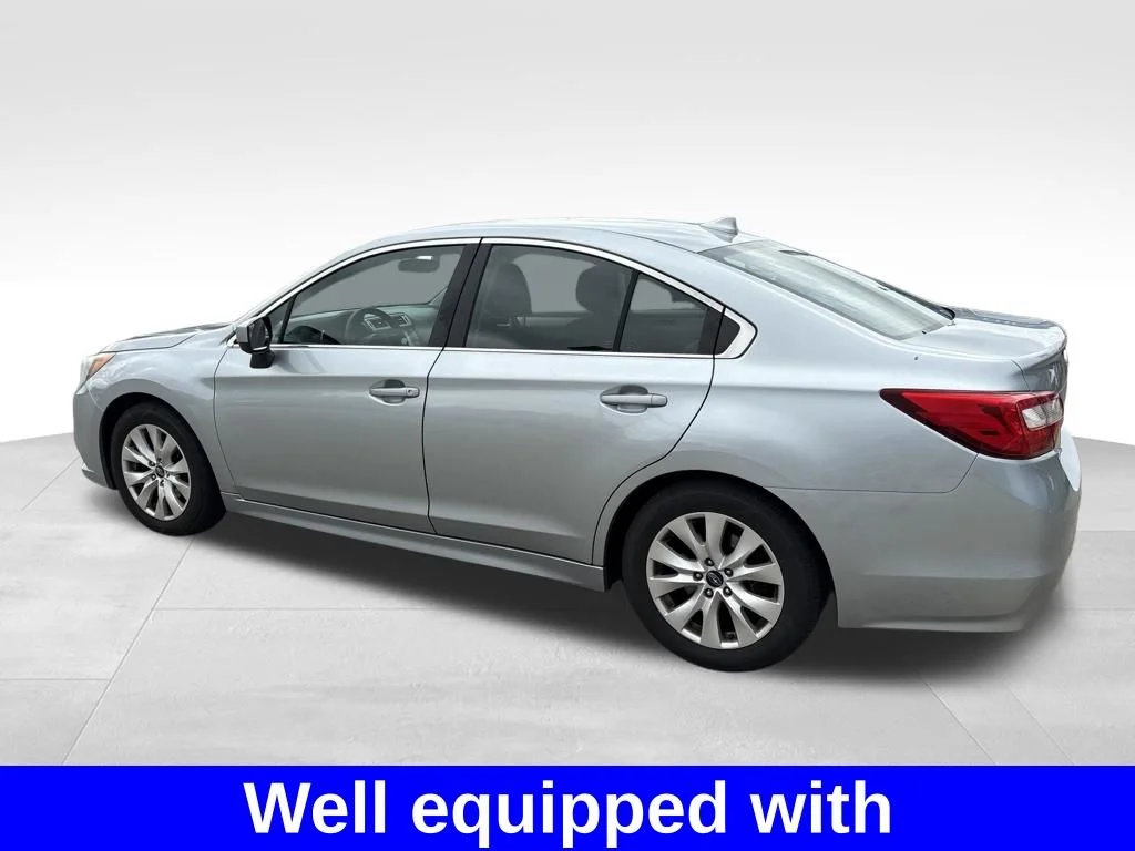 Used 2016 Silver Subaru 2.5i image 3