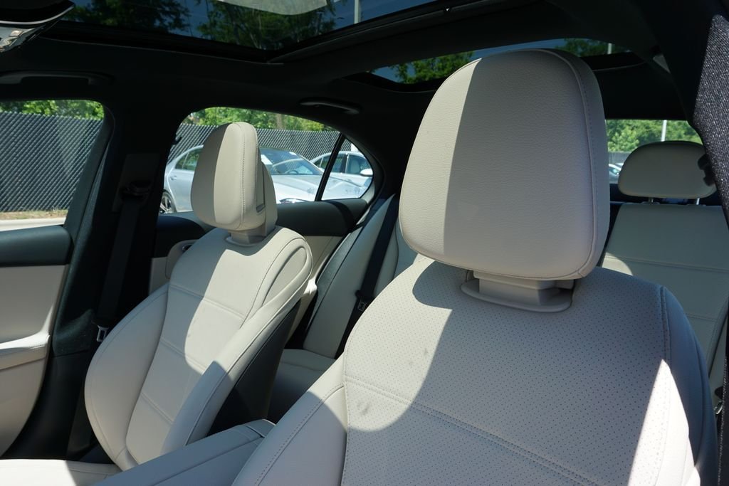 2025 Mercedes-Benz C-Class Sedan C 300 - Photo 38