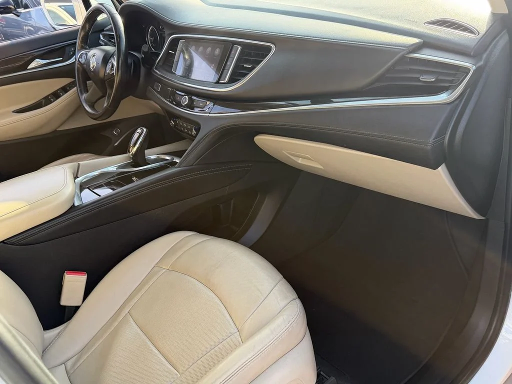 Used 2020 White Buick Essence image 18