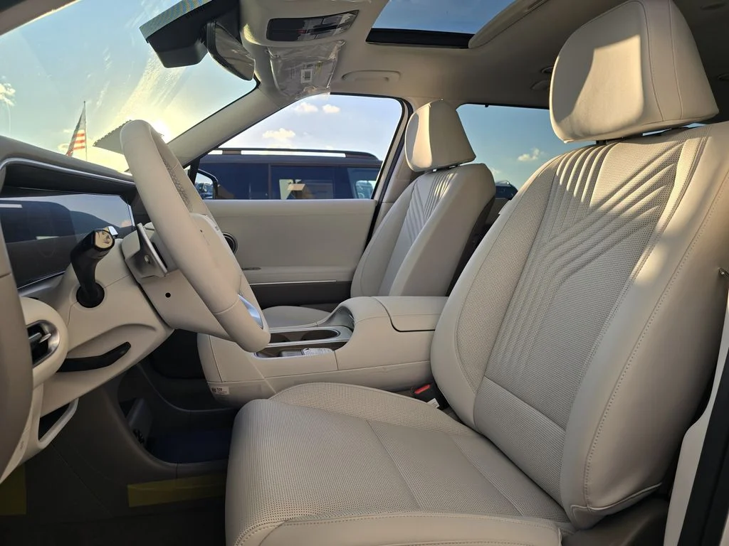 New 2026 Green Hyundai SEL Premium image 17