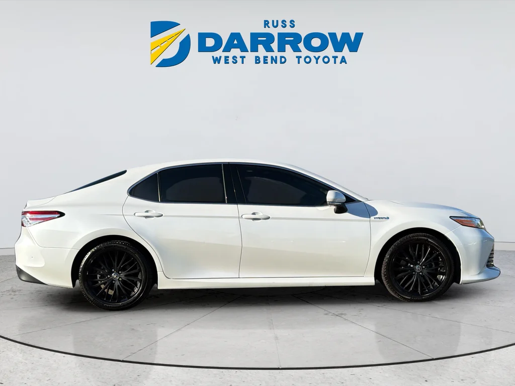 Used 2020 Beige Toyota XLE image 6