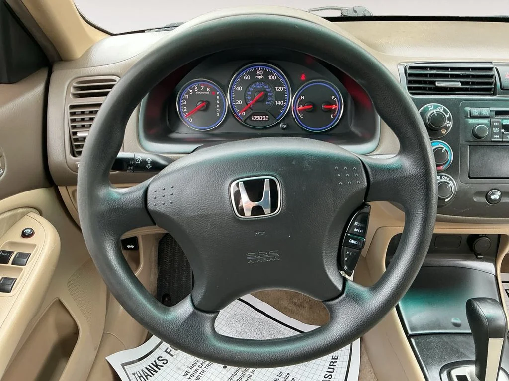 Used 2004 Gold Honda LX image 12