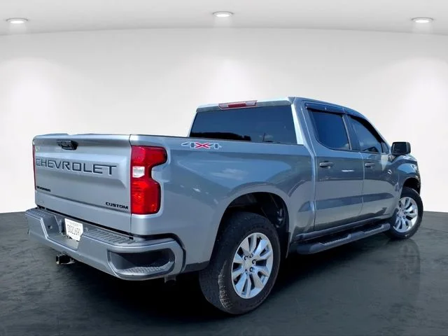 Used 2023 Gray Chevrolet Custom image 8