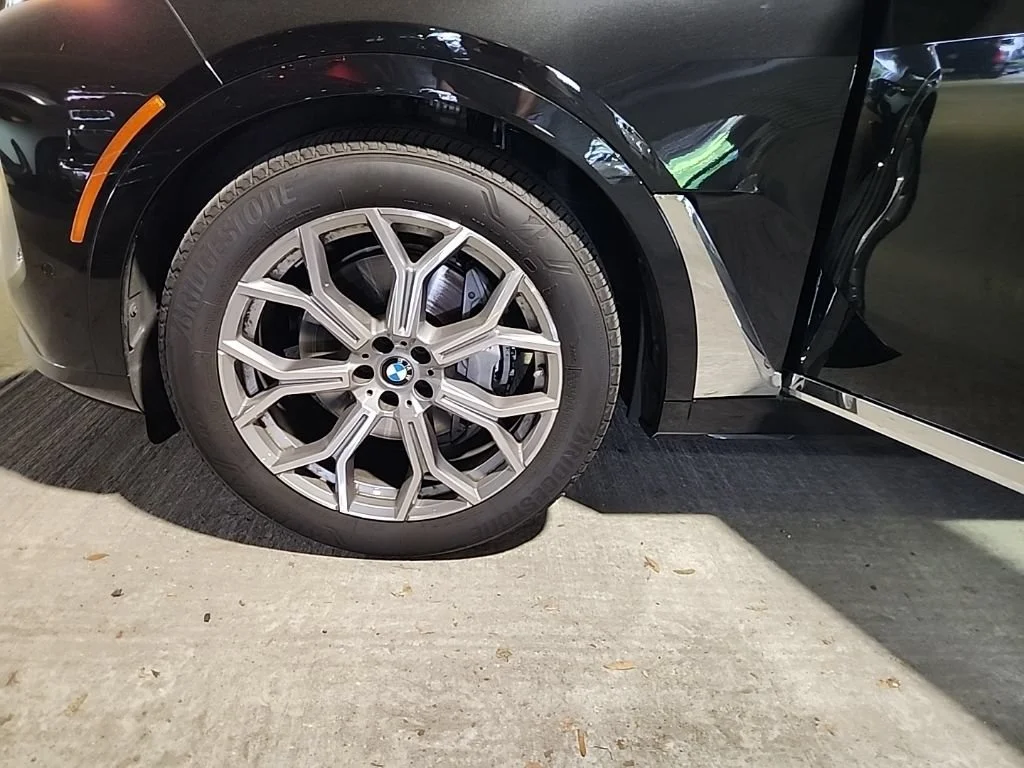 Used 2026 Black Sapphire Metallic BMW xDrive40i image 7
