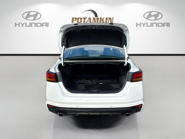 Used 2024 White Nissan 2.5 SR image 24