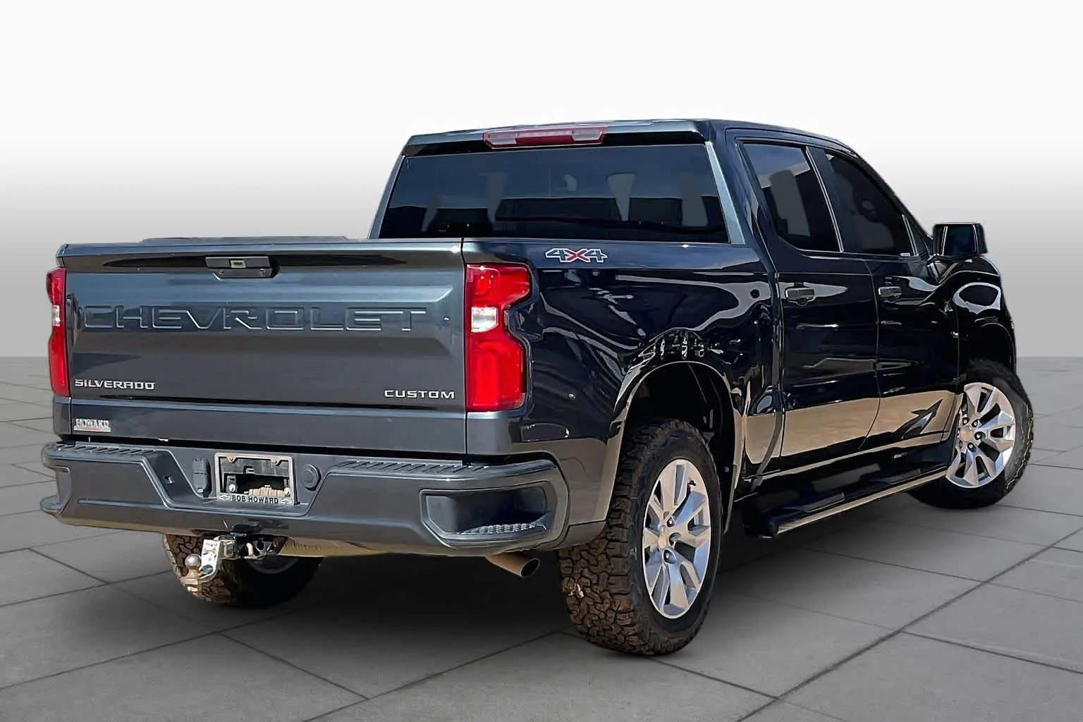 Used 2020 Shadow Gray Metallic Chevrolet Custom image 13