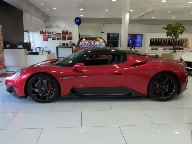 Used 2022 Rosso Vincente Maserati Base image 4