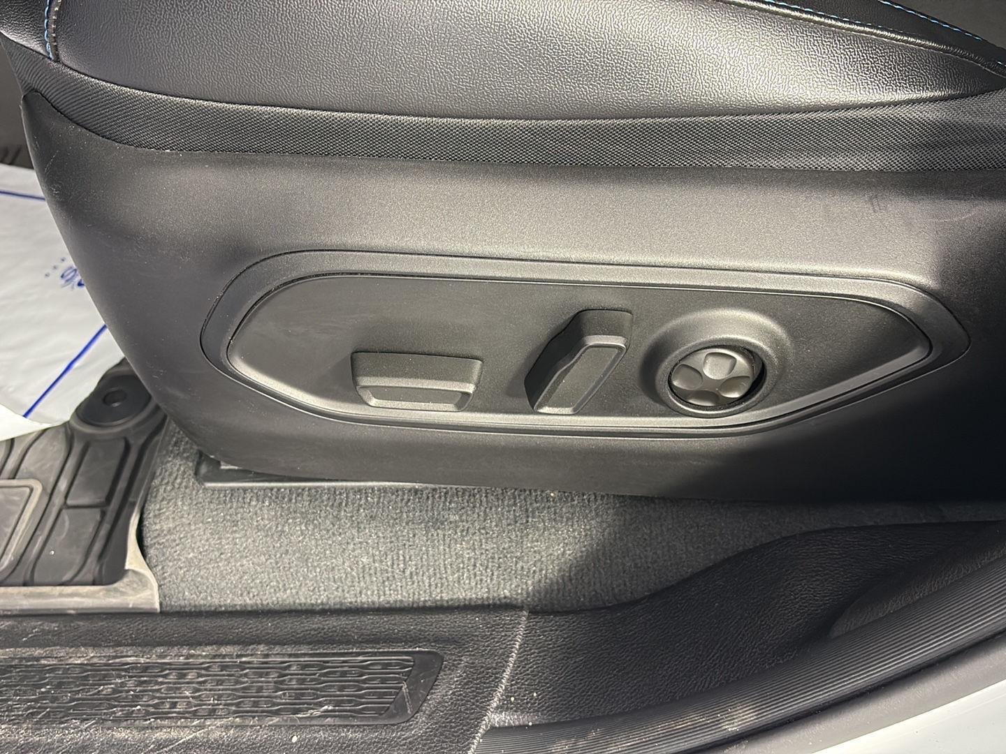 Used 2023 Bright White Clearcoat Jeep Trailhawk image 27