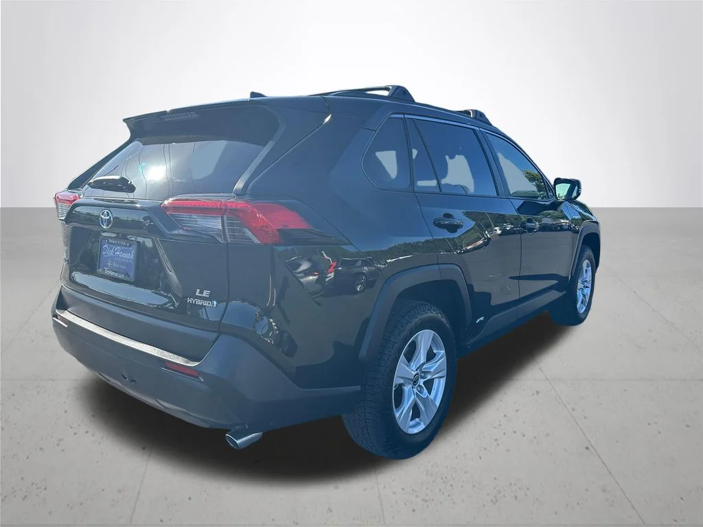 Used 2020 Black Toyota LE image 7