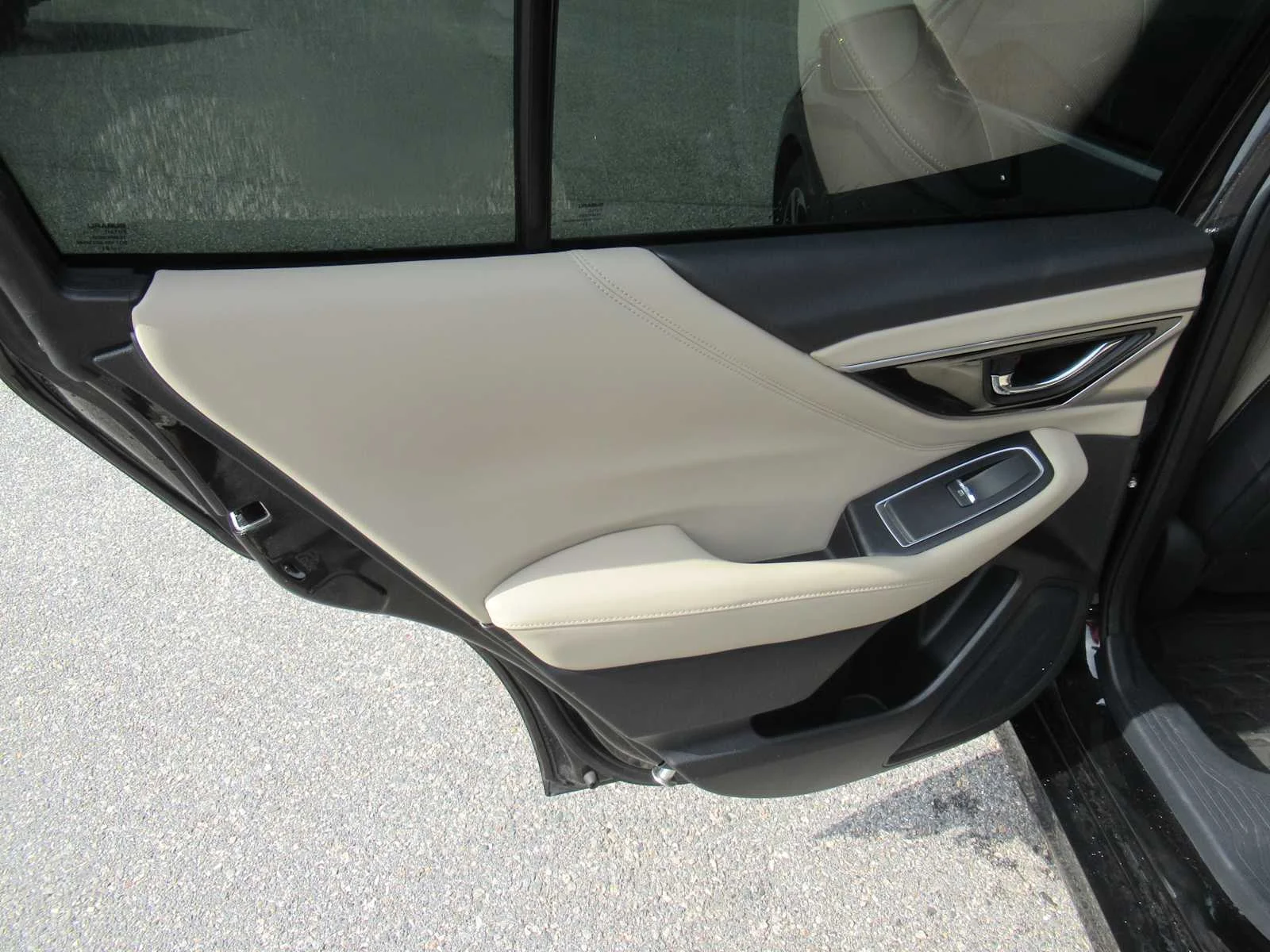 Used 2022 Crystal Black Silica Subaru Limited image 21