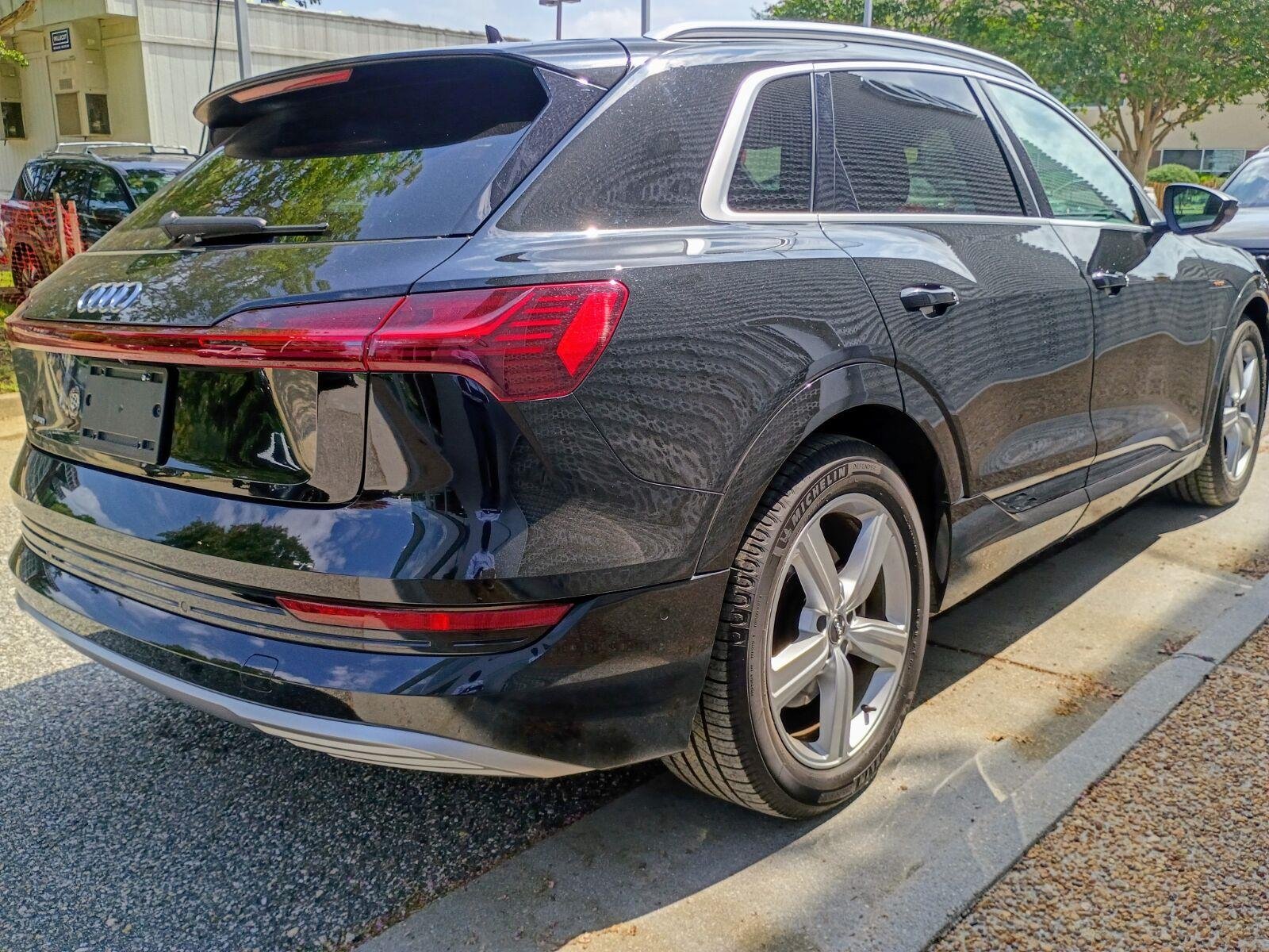 Used 2019 Mythos Black Metallic Audi Premium Plus image 6