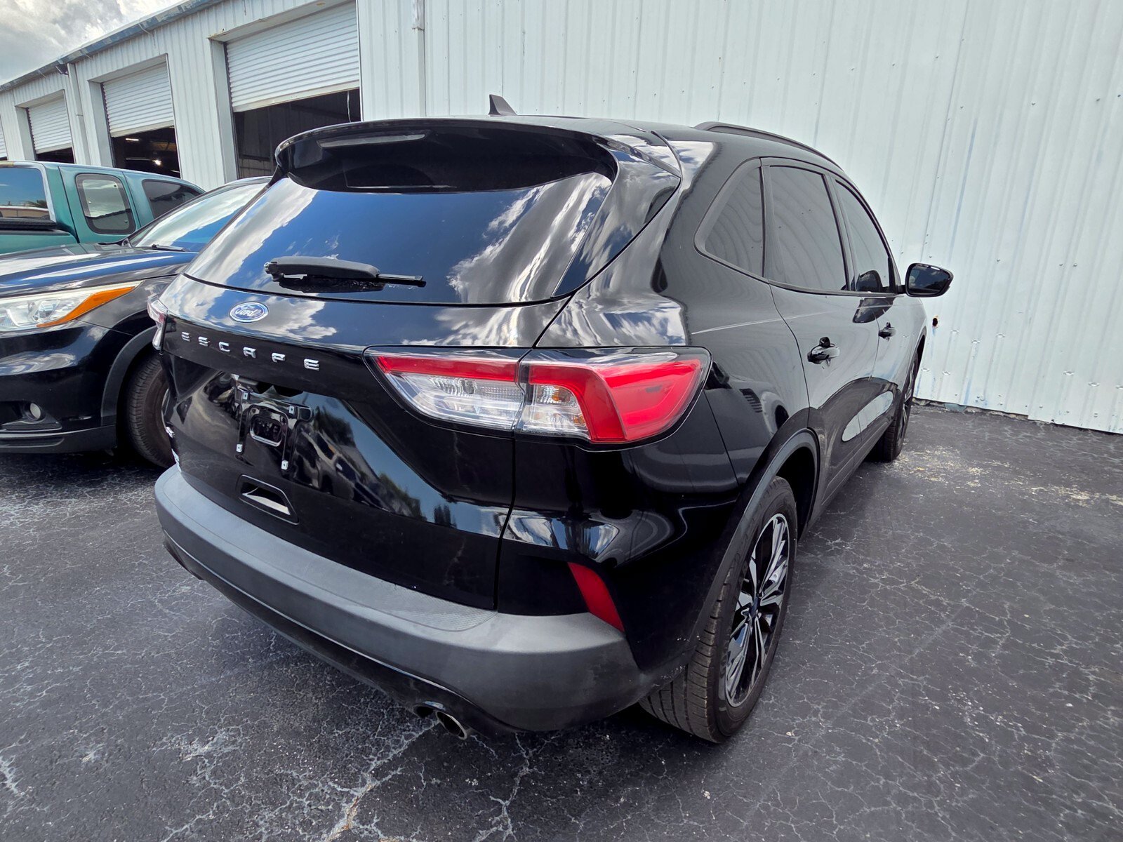 Used 2022  Ford SE image 3