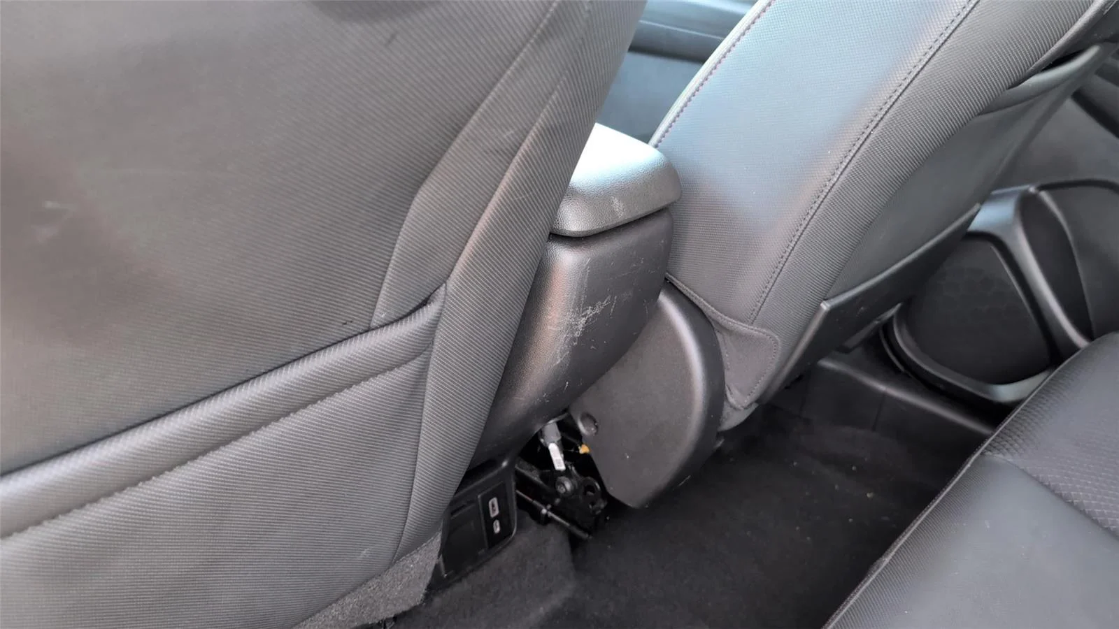 Used 2021 SATIN STEEL METALLIC Chevrolet RS image 30
