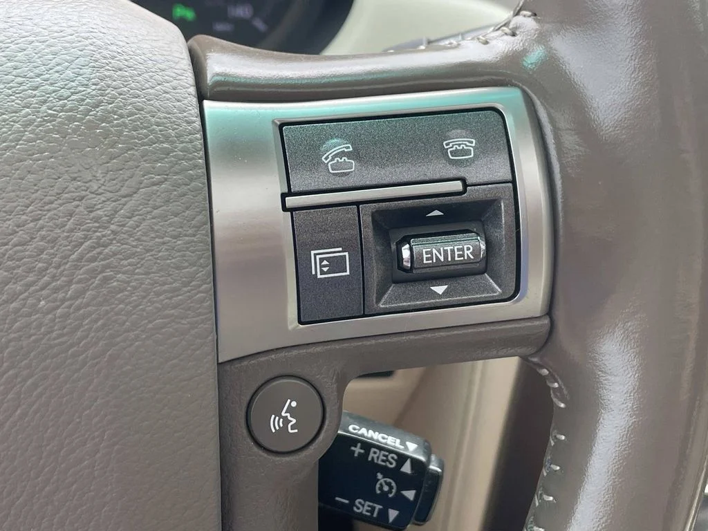 Used 2018  Lexus 460 image 30