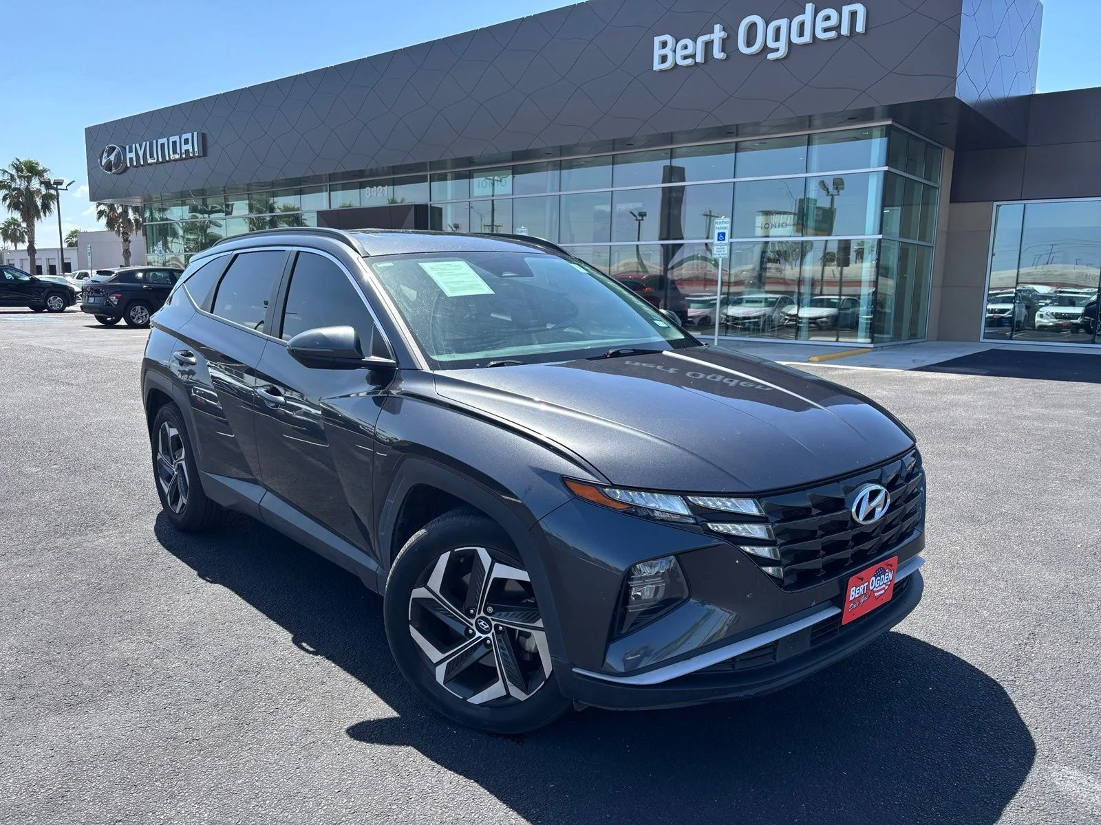 Used 2023 Gray Hyundai SEL image 1