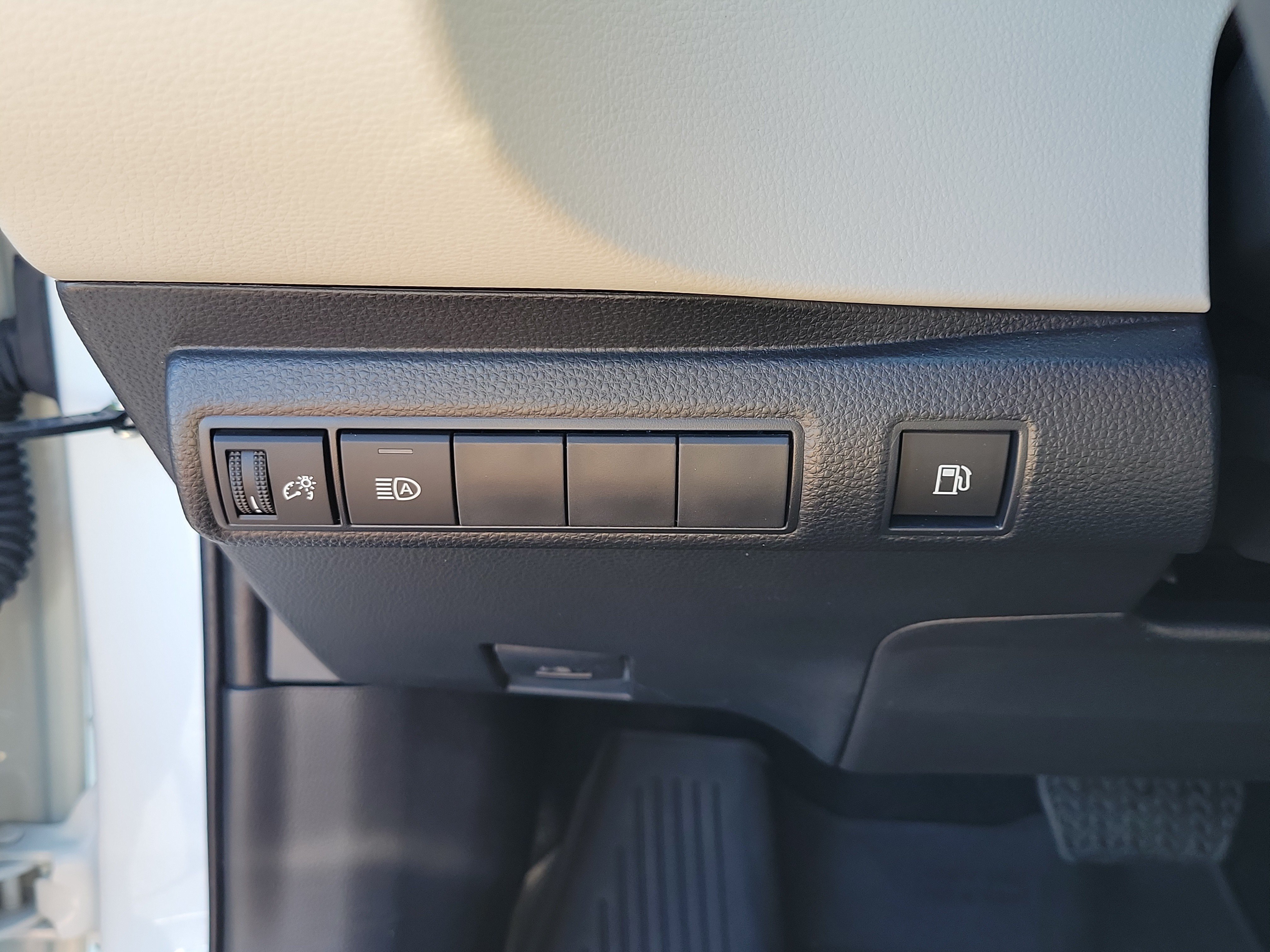 Used 2024 Pearl Toyota LE image 25