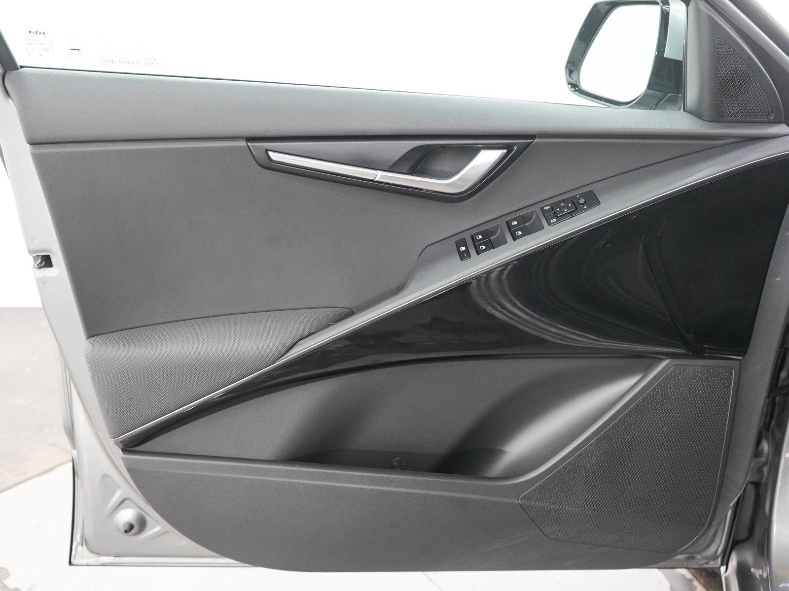 Used 2024 Steel Gray Kia Wind image 21