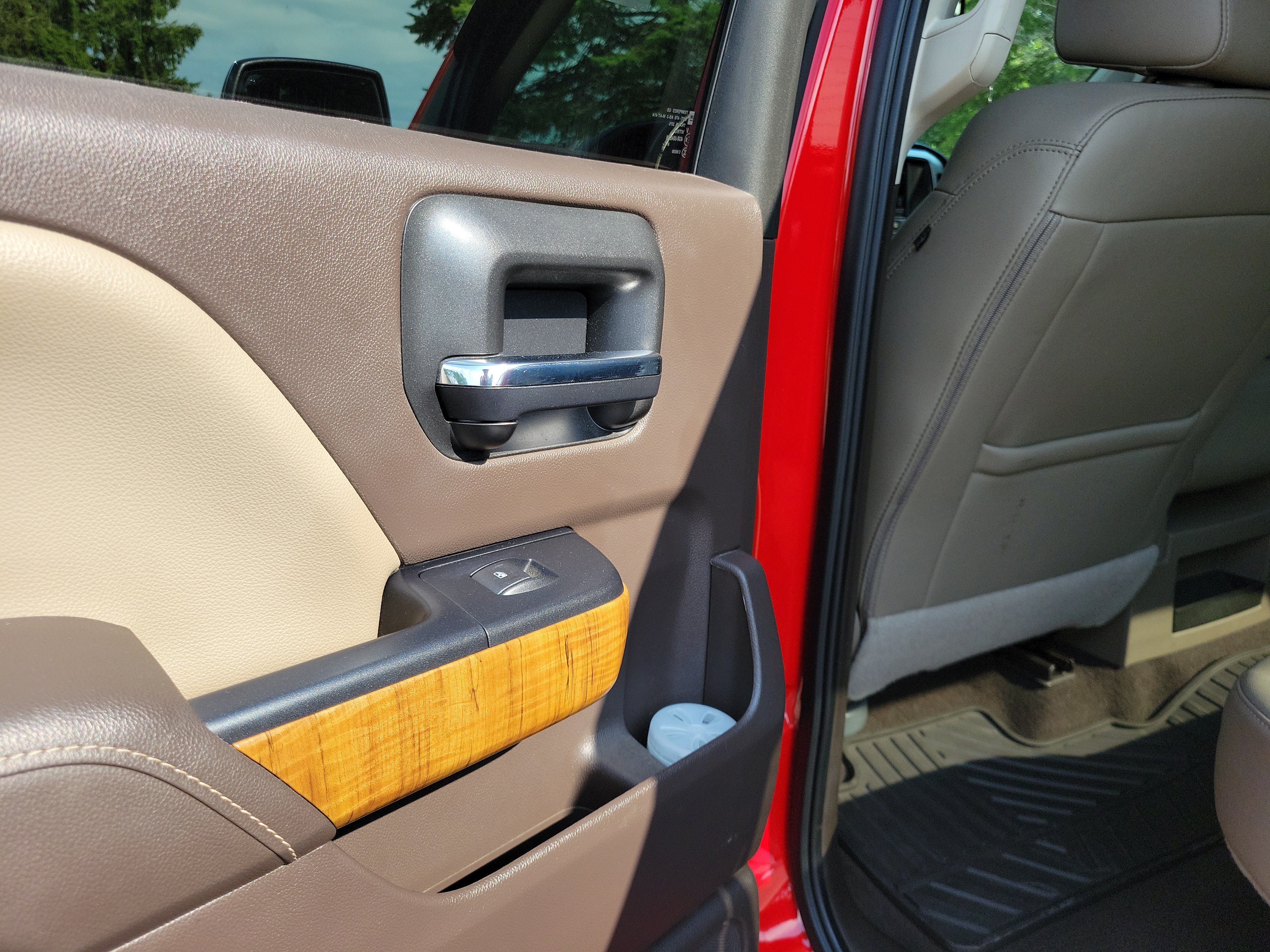 Used 2018 Cardinal Red GMC SLT image 13
