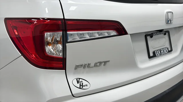Used 2020 Platinum White Pearl Honda Touring image 42